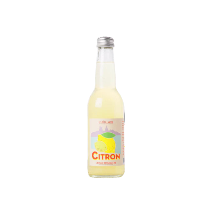 Zitronen Bio-Limonade in der Flasche vor weissem Hintergrund