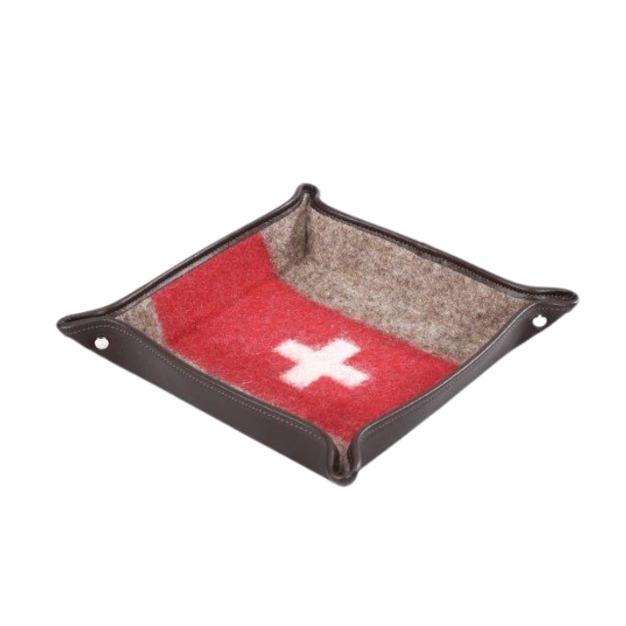 MyEskimo Taschenentleerer aus Schweizer Armeedecke vor weissem Hintergrund