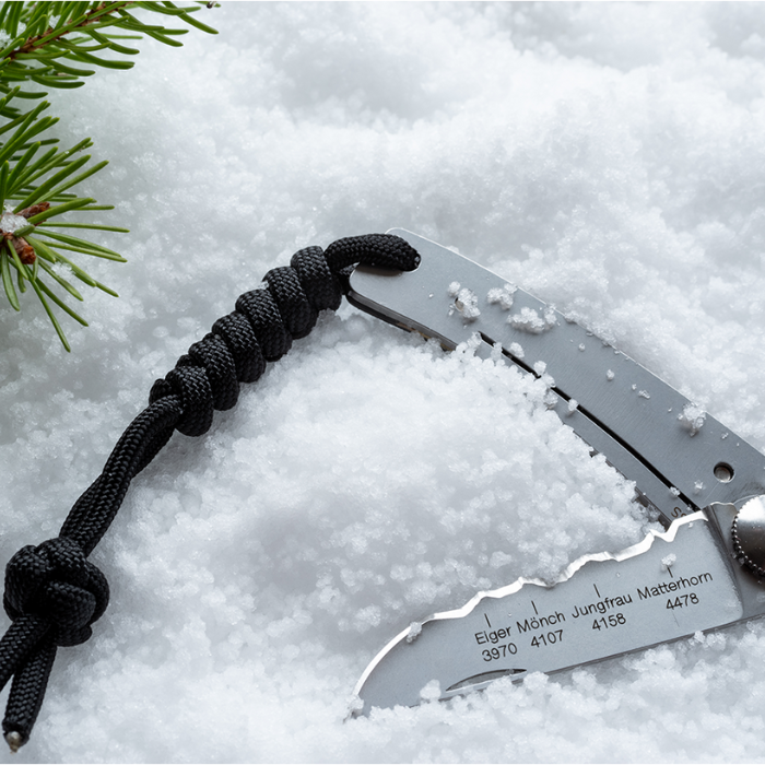 Panoramaknife 'Best of Switzerland' KISS Klappmesser auf Schnee