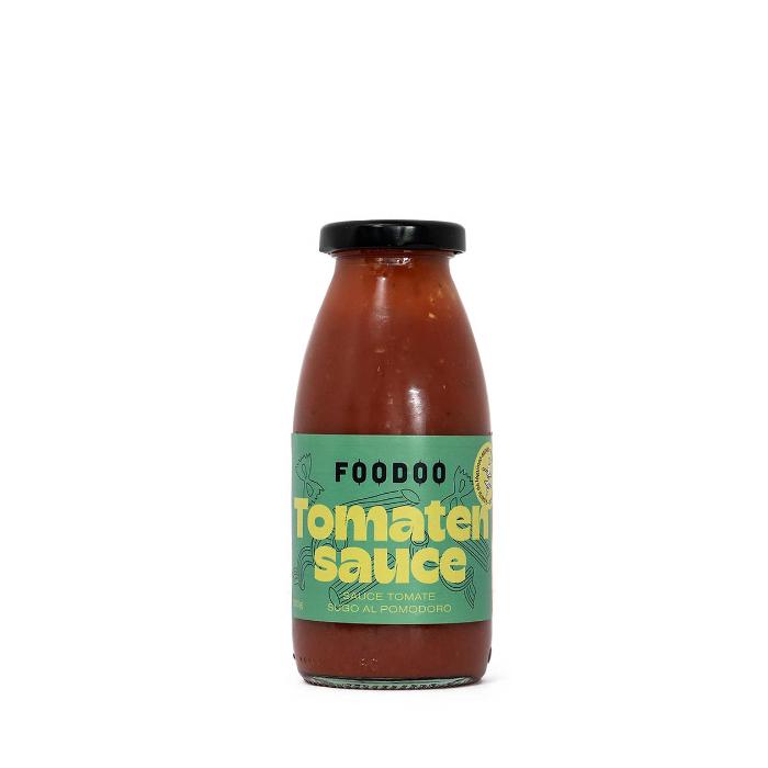 FOODOO Tomatensauce vor weissem Hintergrund.