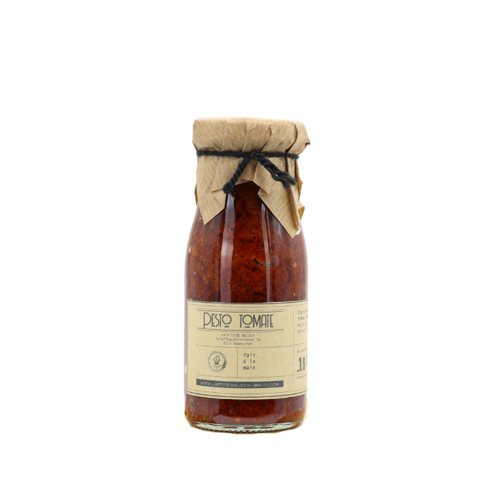 Tomaten Pesto von La P'tite Welsch vor weissem Hintergrund
