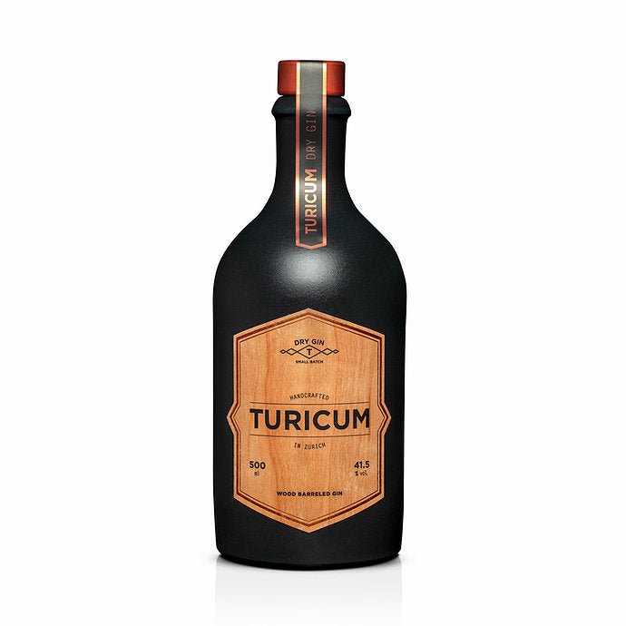 Turicum Wood Barreled Gin vor weissem Hintergrund