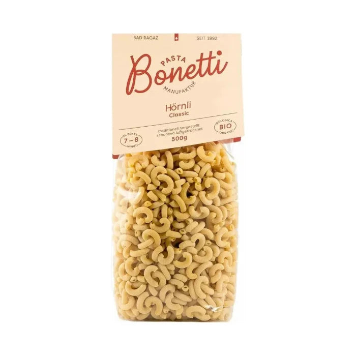 Classic Hörnli von Bonetti vor weissem Hintergrund