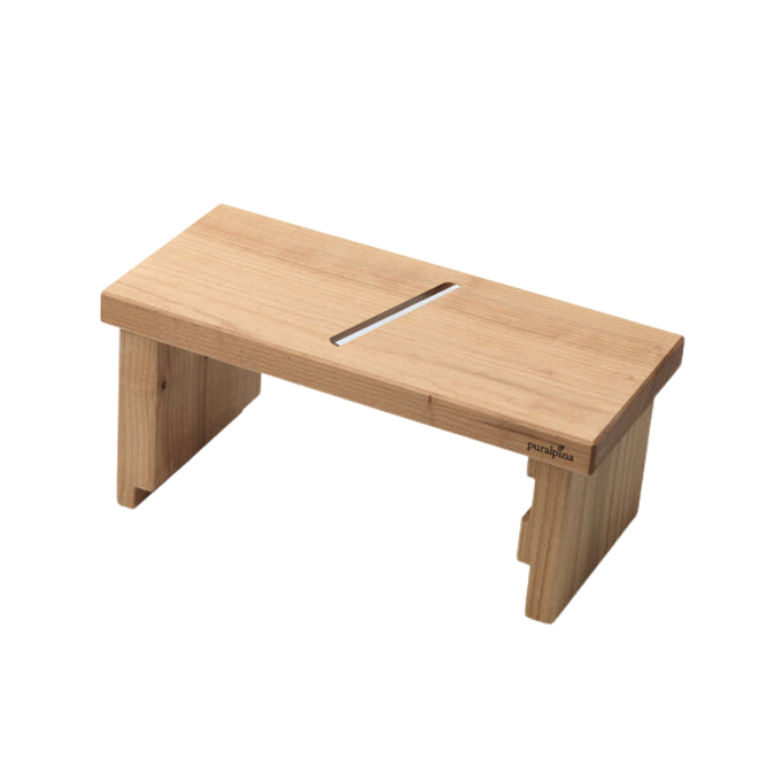Käsehobel Gross aus Schweizer Handarbeit vor weissem Hintergrund. Material: Kirschbaum