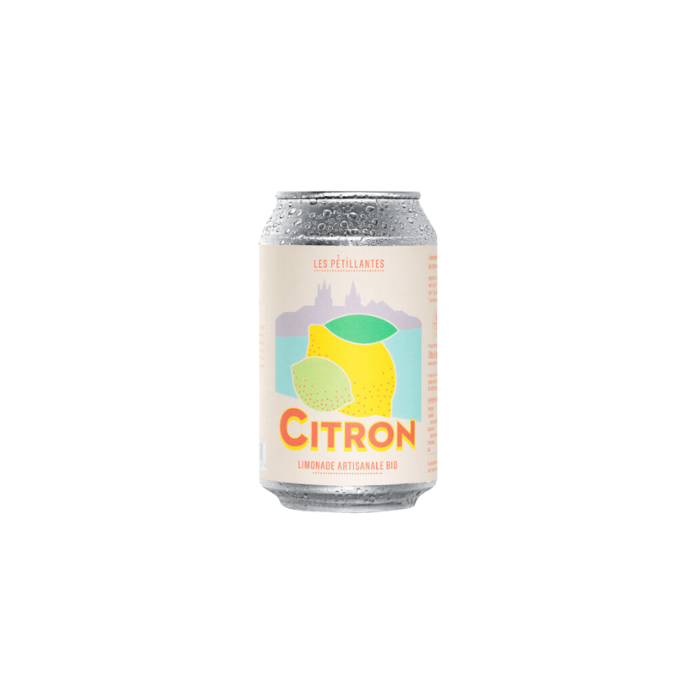 Zitronen Bio-Limonade in der Dose vor weissem Hintergrund. 
