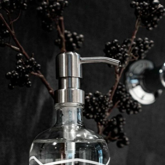 Silberner Pumphead auf Flasche