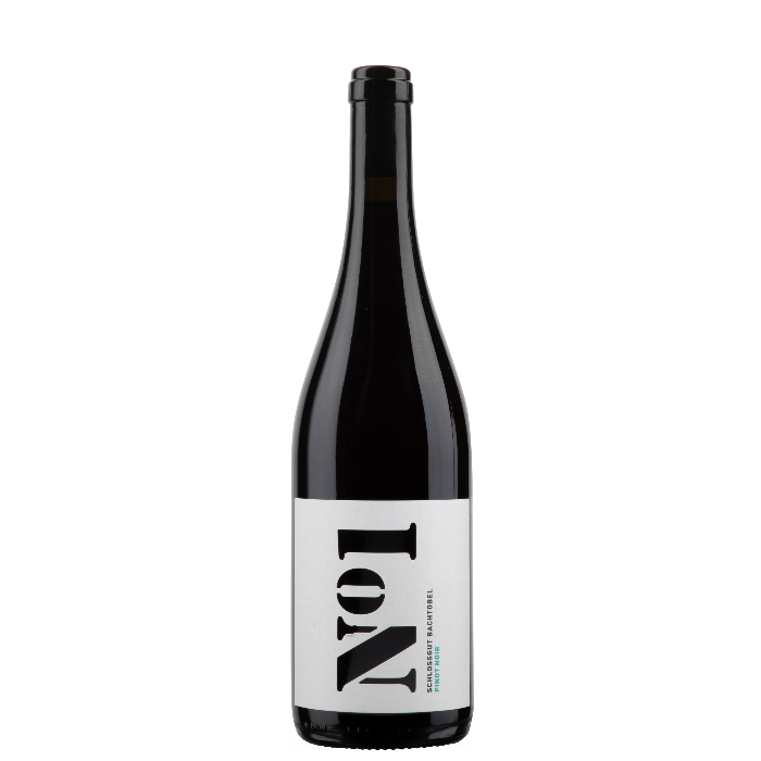 Rotwein Pinot Noir No. 1 2020 vom Schlossgut Bachtobel aus dem Thurgau vor weissem Hintergrund