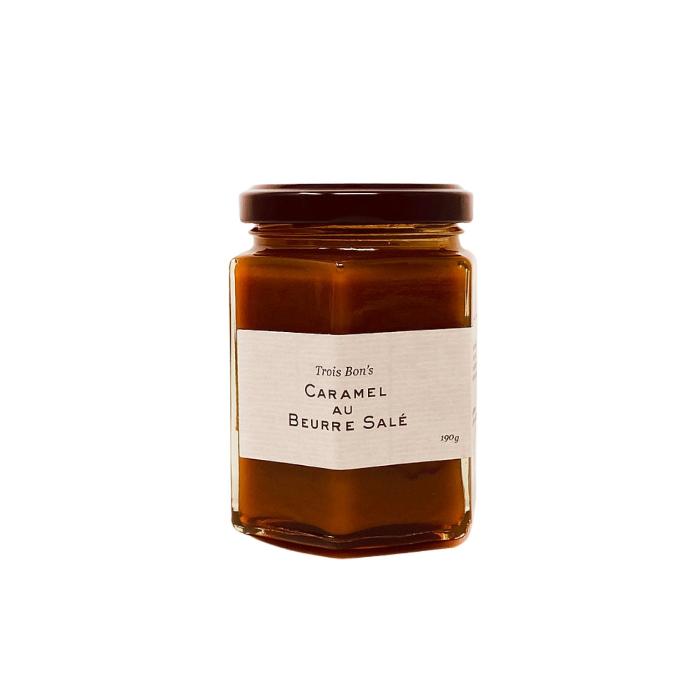 Caramel au Beurre Salé von Trois Von vor weissem Hintergrund