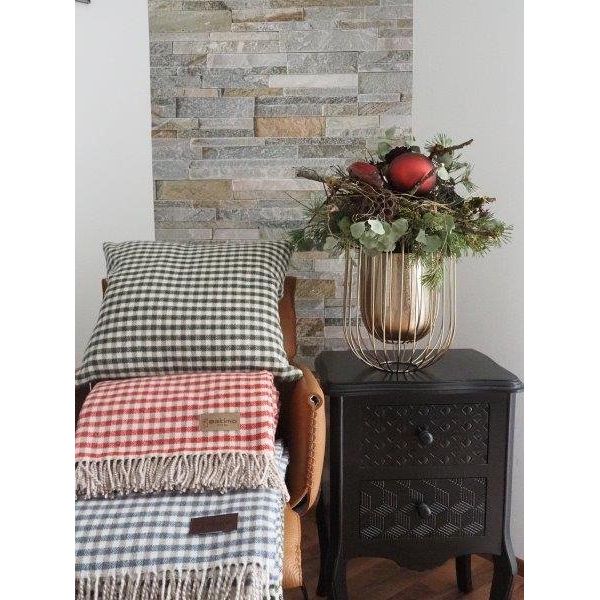 Maloja Plaid Decke Alpenchic Mood Bild in einem Wohnzimmer
