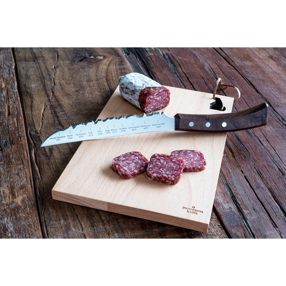 Panoramaknife Universalmesser Best of Switzerland Mood Bild mit Salami und Schneidebrett